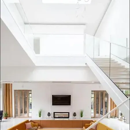 Villa Traum-villa In Heiligensee Mit Innenpool Und Kamin Berlin