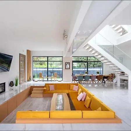 Traum-villa In Heiligensee Mit Innenpool Und Kamin Villa Berlin