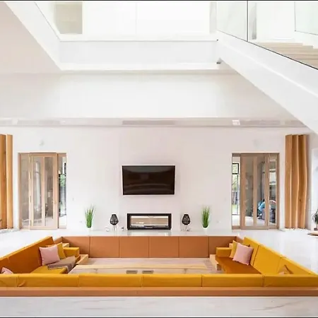 Villa Traum-villa In Heiligensee Mit Innenpool Und Kamin Berlin